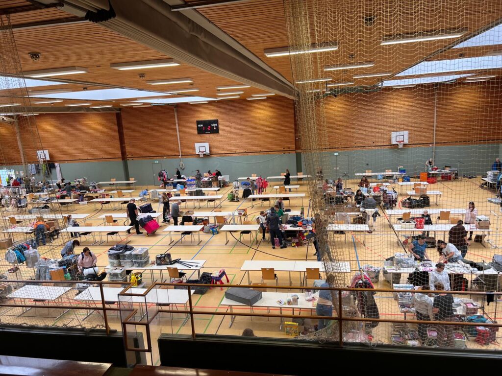 Rankbachhalle beim Flohmarkt Aufbau